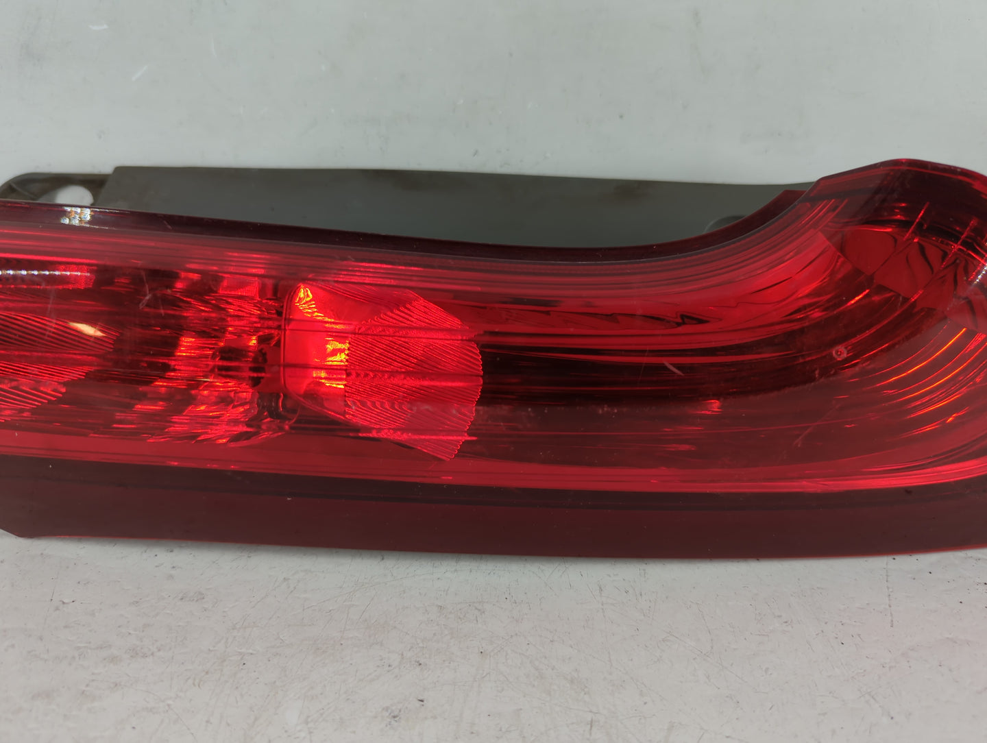2012-2014 Honda Cr-V Tail Light Assembly Passenger Right OEM Fits Fits 2012 2013 2014 OEM Used Auto Parts - Oemusedautoparts