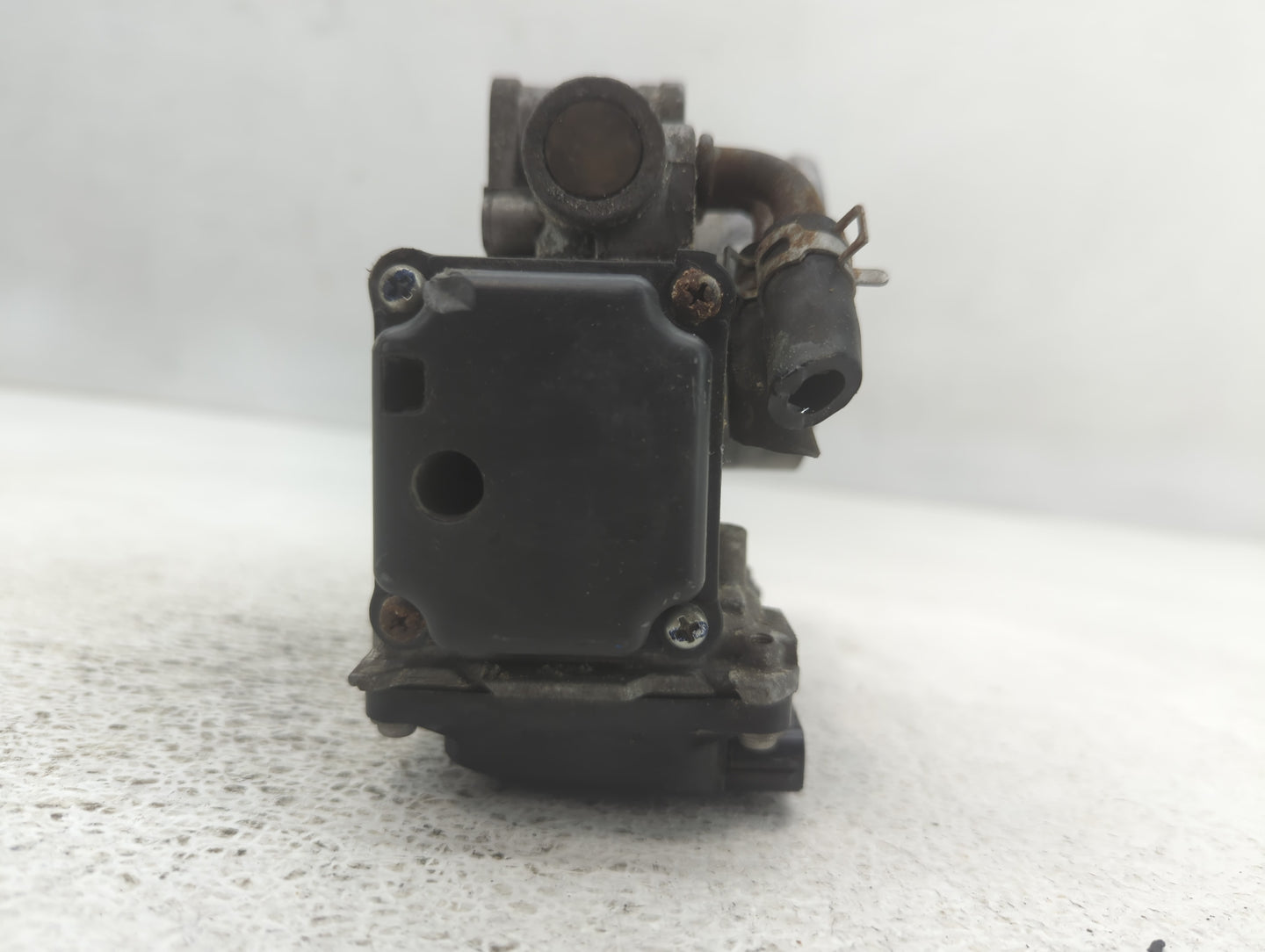 2010-2014 Honda Cr-V Throttle Body P/N:1430 01Q22-005851 Fits Fits 2010 2011 2012 2013 2014 2015 OEM Used Auto Parts - Oemus