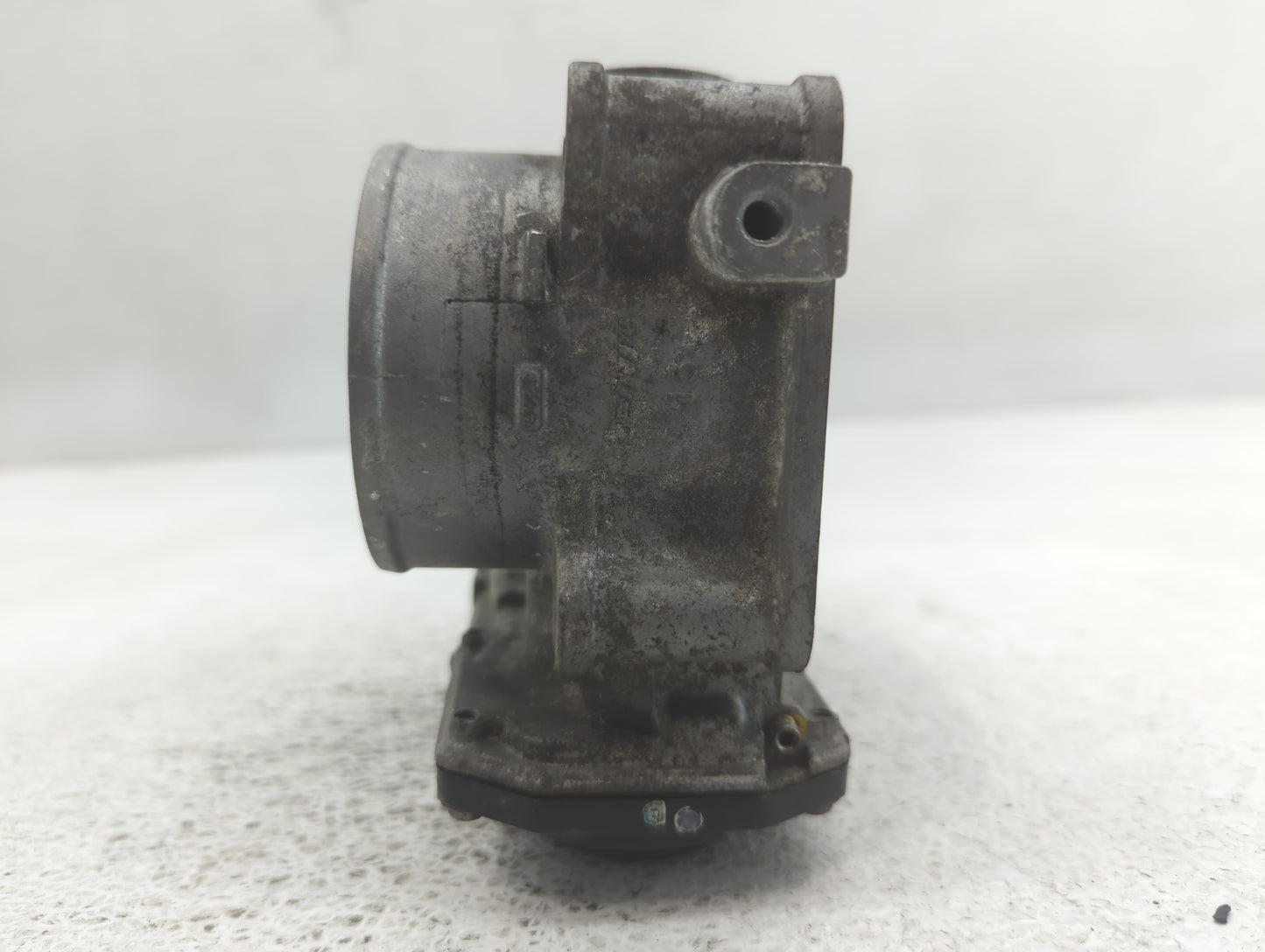 2010-2014 Honda Cr-V Throttle Body P/N:1430 01Q22-005851 Fits Fits 2010 2011 2012 2013 2014 2015 OEM Used Auto Parts - Oemus