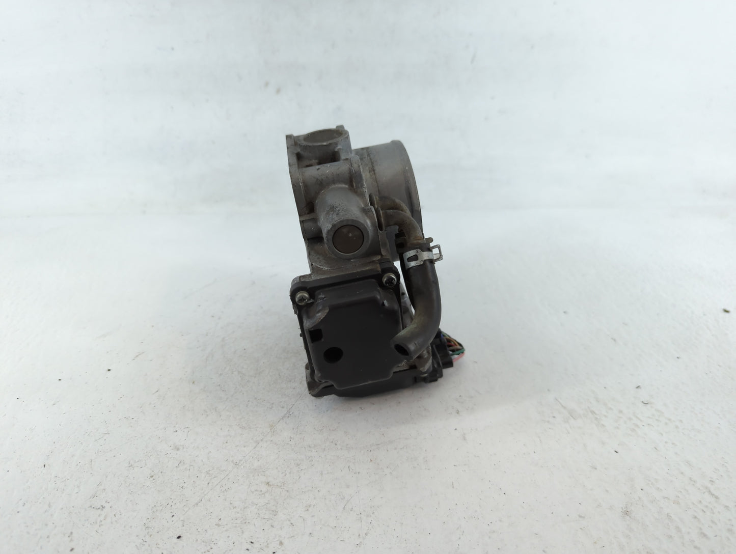 2010-2014 Honda Cr-V Throttle Body Fits Fits 2010 2011 2012 2013 2014 2015 OEM Used Auto Parts - Oemusedautoparts1.com