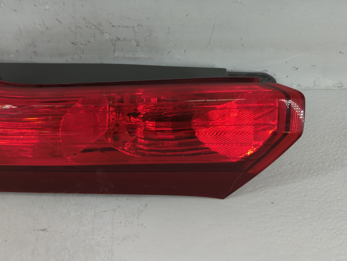 2012-2014 Honda Cr-V Tail Light Assembly Driver Left OEM P/N:UH29DYTOAAA0 T0AA Fits Fits 2012 2013 2014 OEM Used Auto Parts 