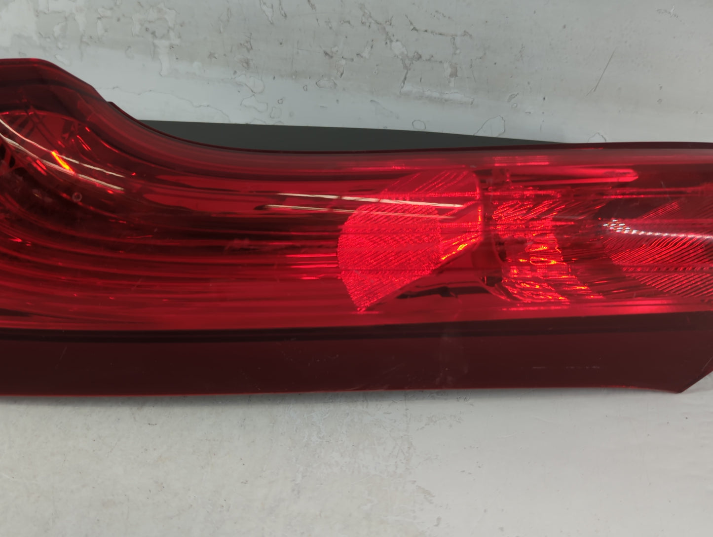 2012-2014 Honda Cr-V Tail Light Assembly Driver Left OEM P/N:UH29DYTOAAA0 T0AA Fits Fits 2012 2013 2014 OEM Used Auto Parts 