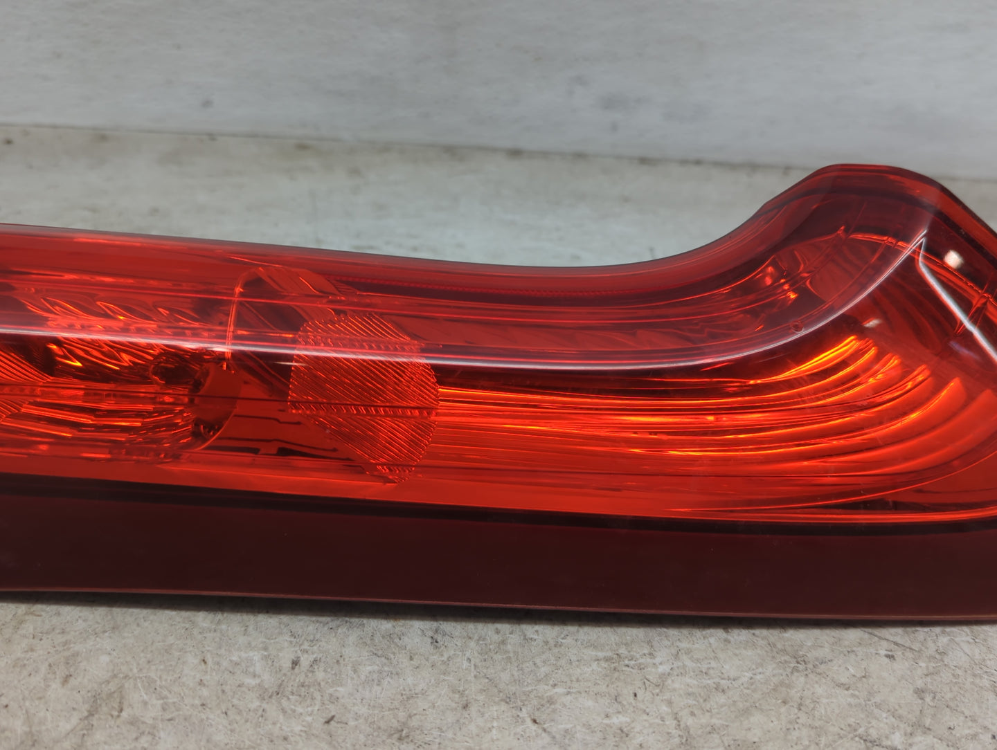 2013 Honda Crv Tail Light Assembly Passenger Right OEM P/N:JM106X TOAA Fits Fits 2012 2014 OEM Used Auto Parts - Oemusedauto