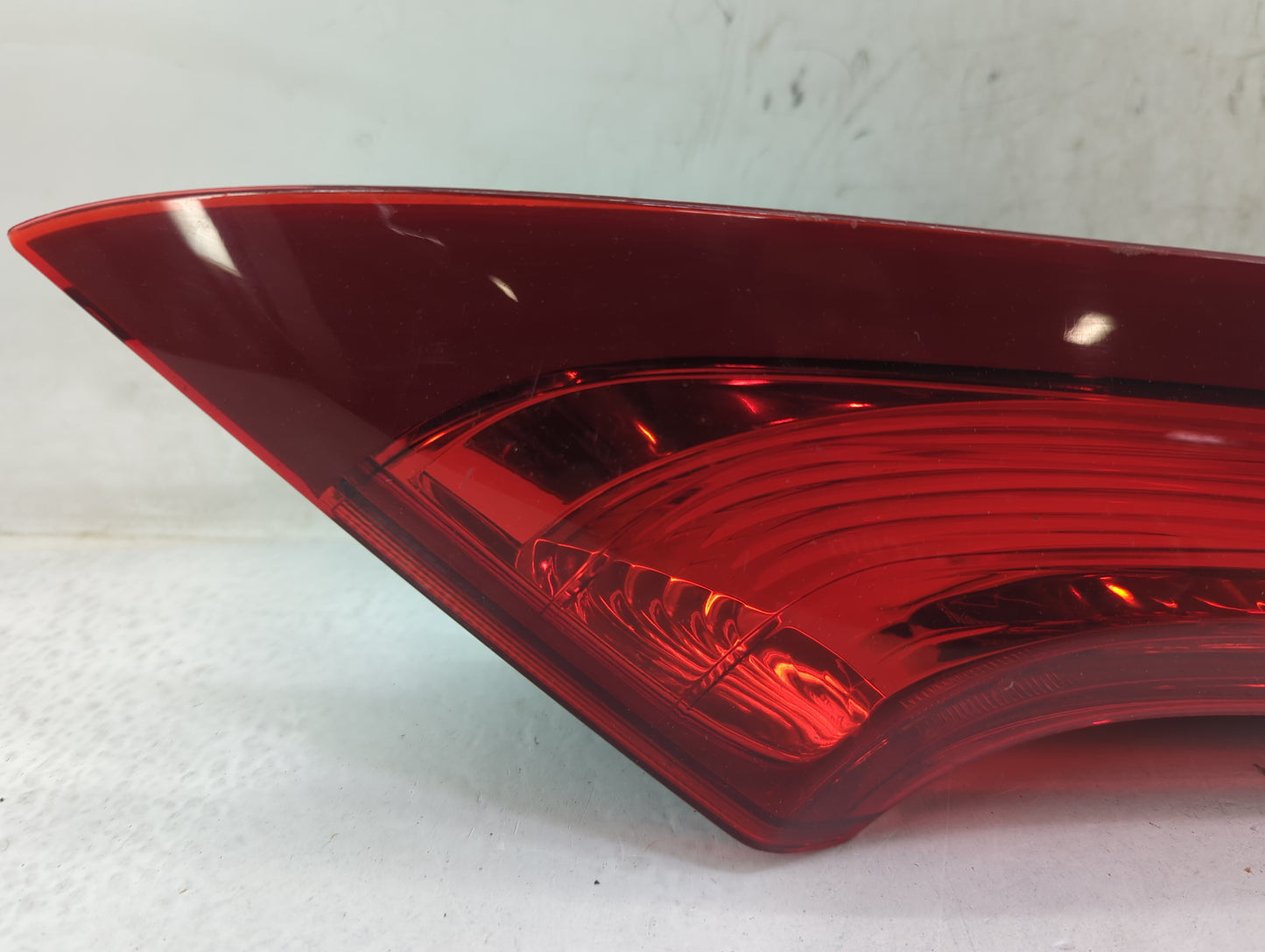 Honda Crv Passenger Right Side Deck Lid Mounted Tail Light Red - Oemusedautoparts1.com
