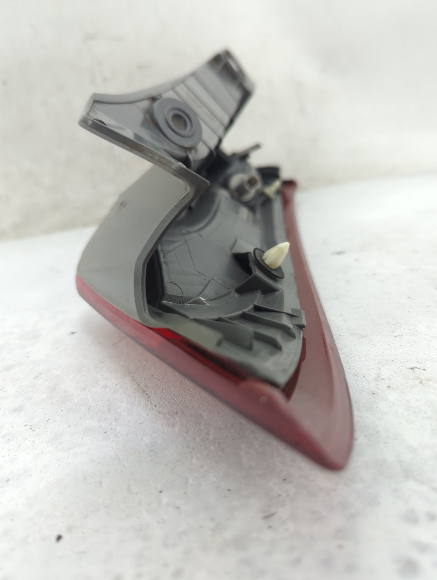 Honda Crv Passenger Right Side Deck Lid Mounted Tail Light Red - Oemusedautoparts1.com