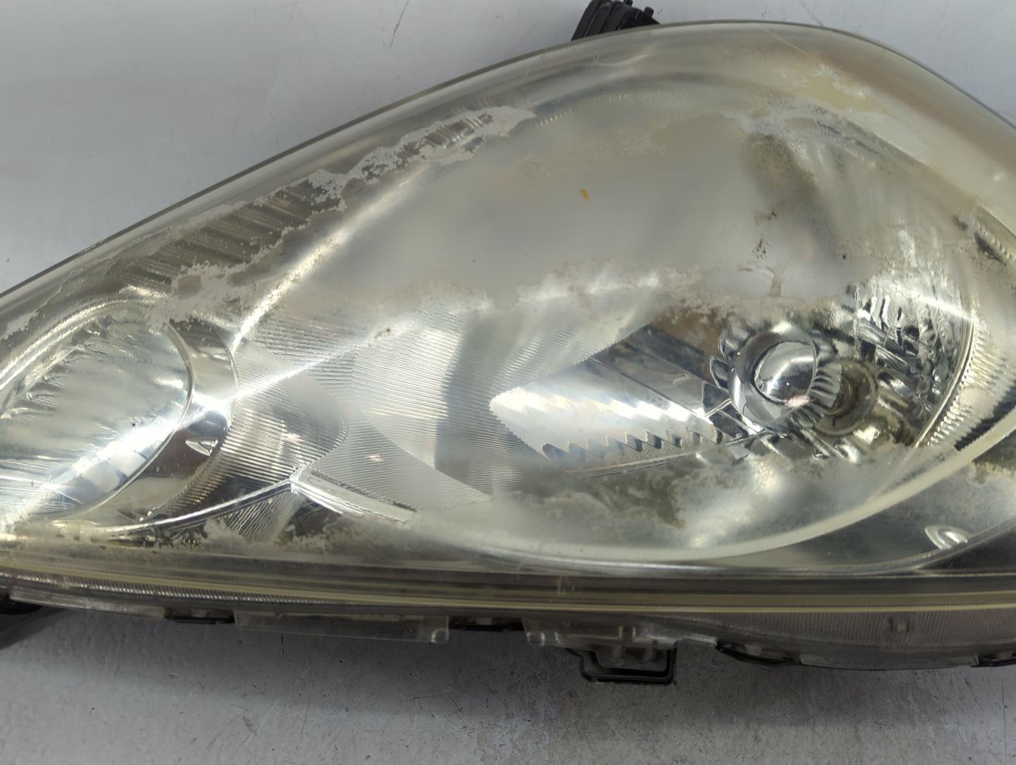 2009-2014 Honda Fit Passenger Right Oem Head Light Headlight Lamp - Oemusedautoparts1.com