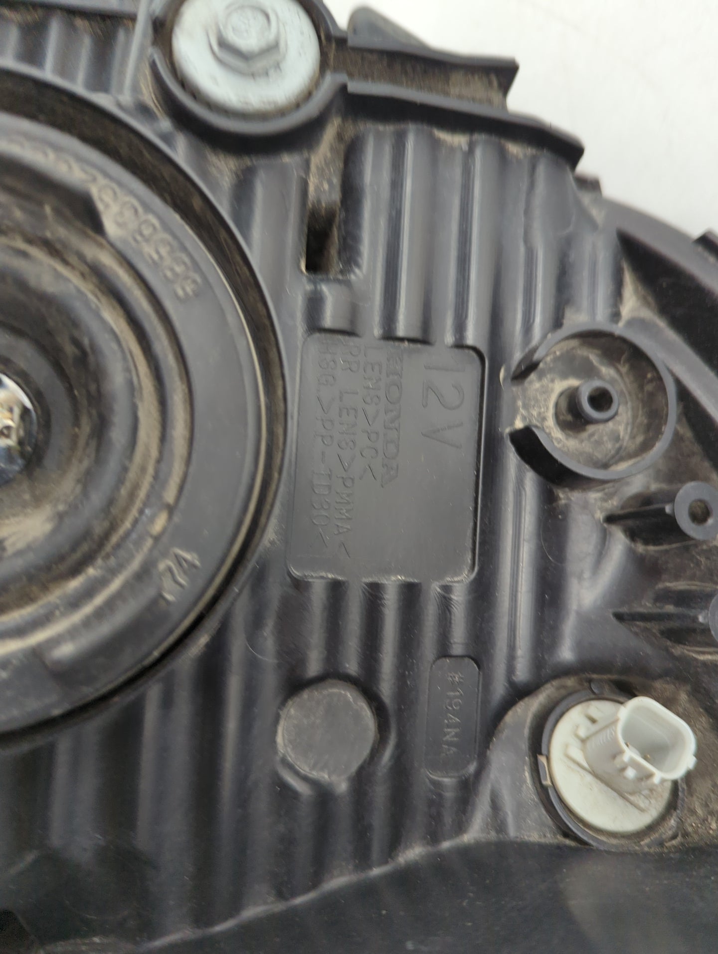 2009-2014 Honda Fit Passenger Right Oem Head Light Headlight Lamp - Oemusedautoparts1.com
