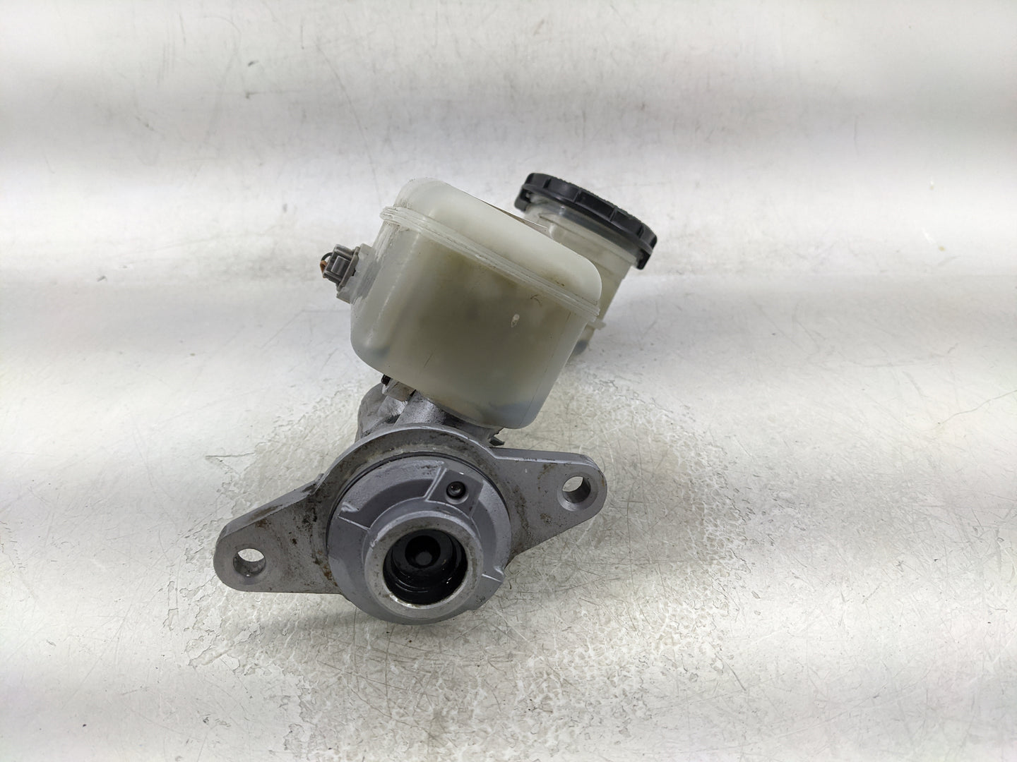 2011-2017 Honda Odyssey Brake Master Cylinder - Oemusedautoparts1.com