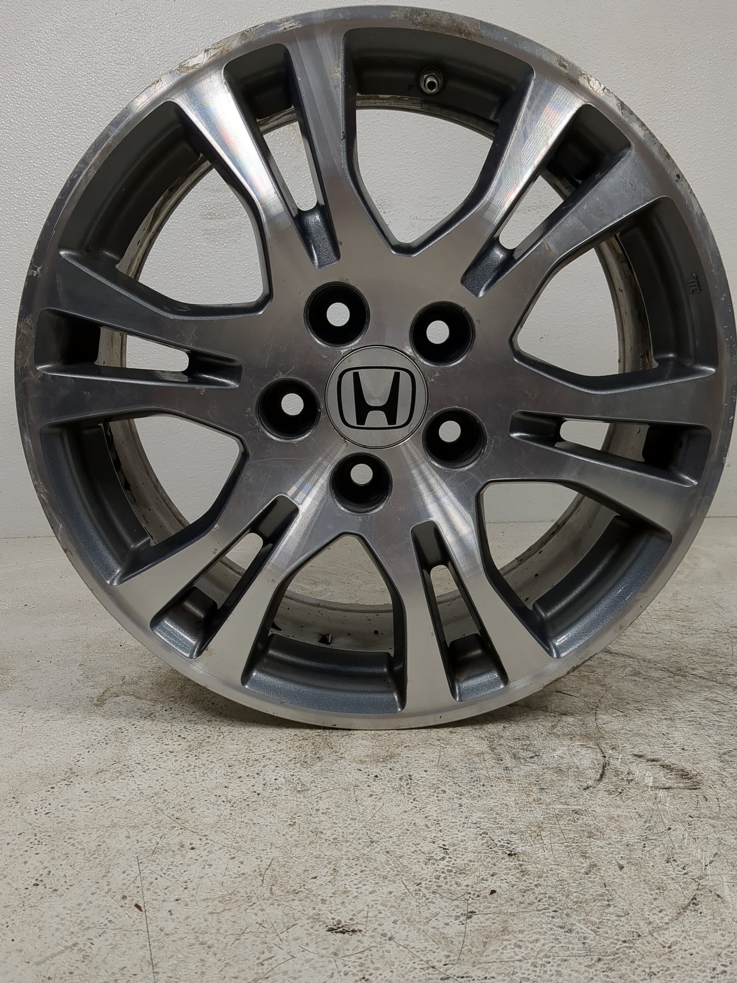 2011-2017 Honda Odyssey Oem Wheel Rim - Oemusedautoparts1.com