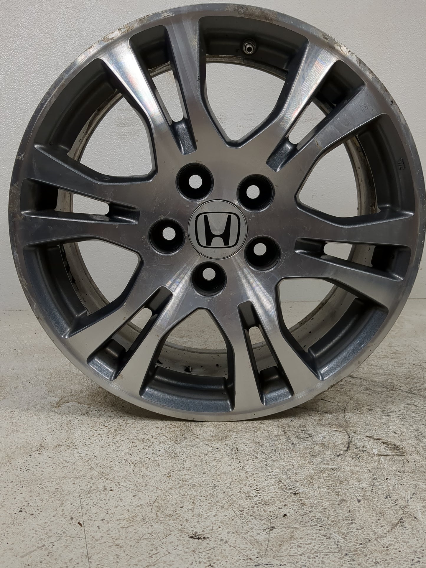 2011-2017 Honda Odyssey Oem Wheel Rim - Oemusedautoparts1.com