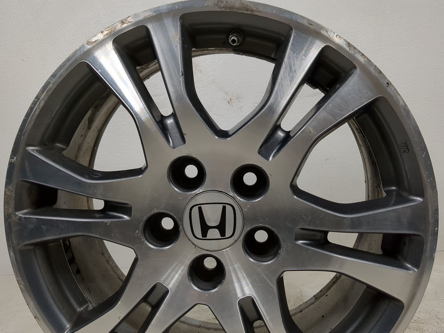 2011-2017 Honda Odyssey Oem Wheel Rim - Oemusedautoparts1.com