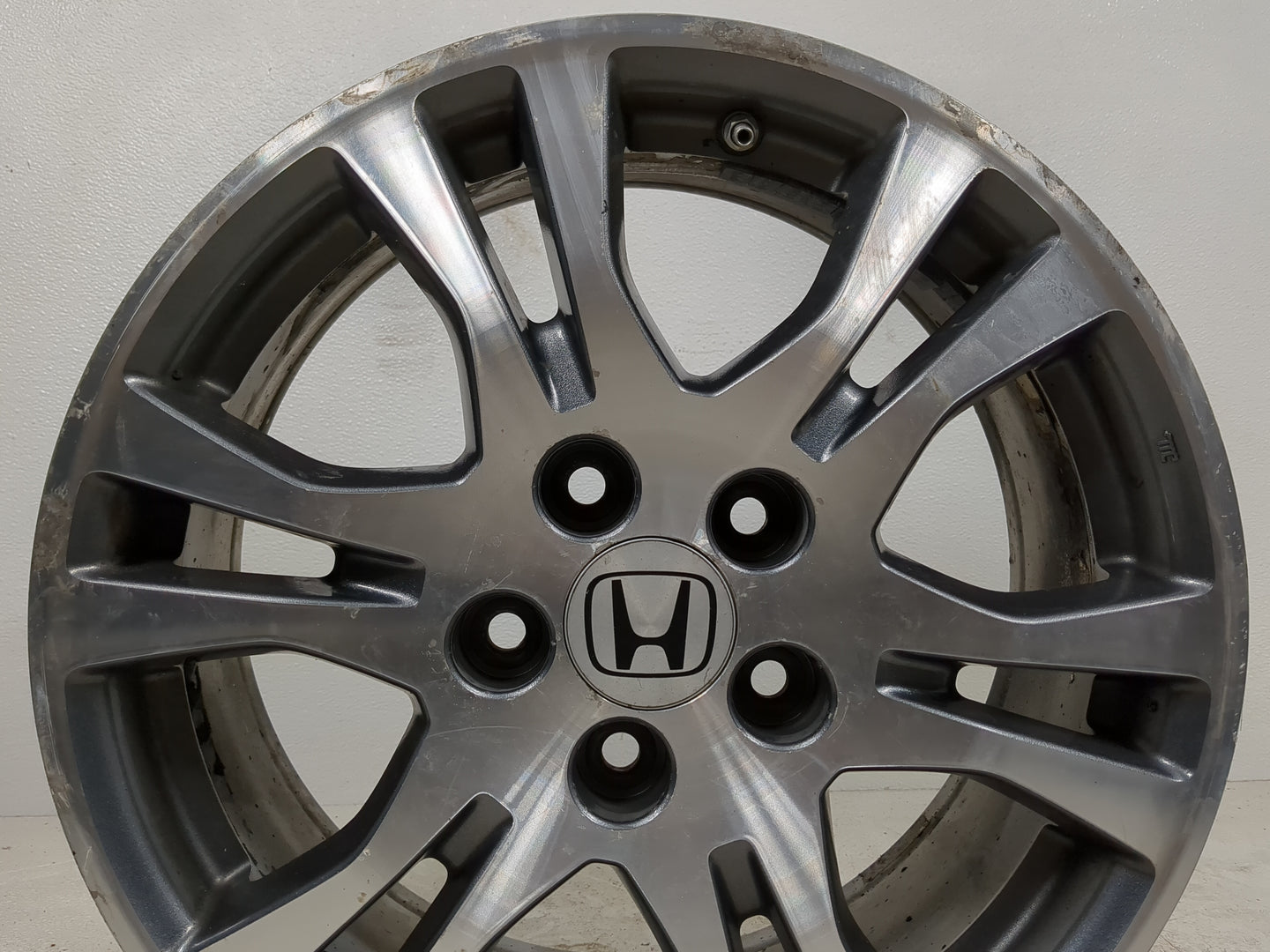 2011-2017 Honda Odyssey Oem Wheel Rim - Oemusedautoparts1.com