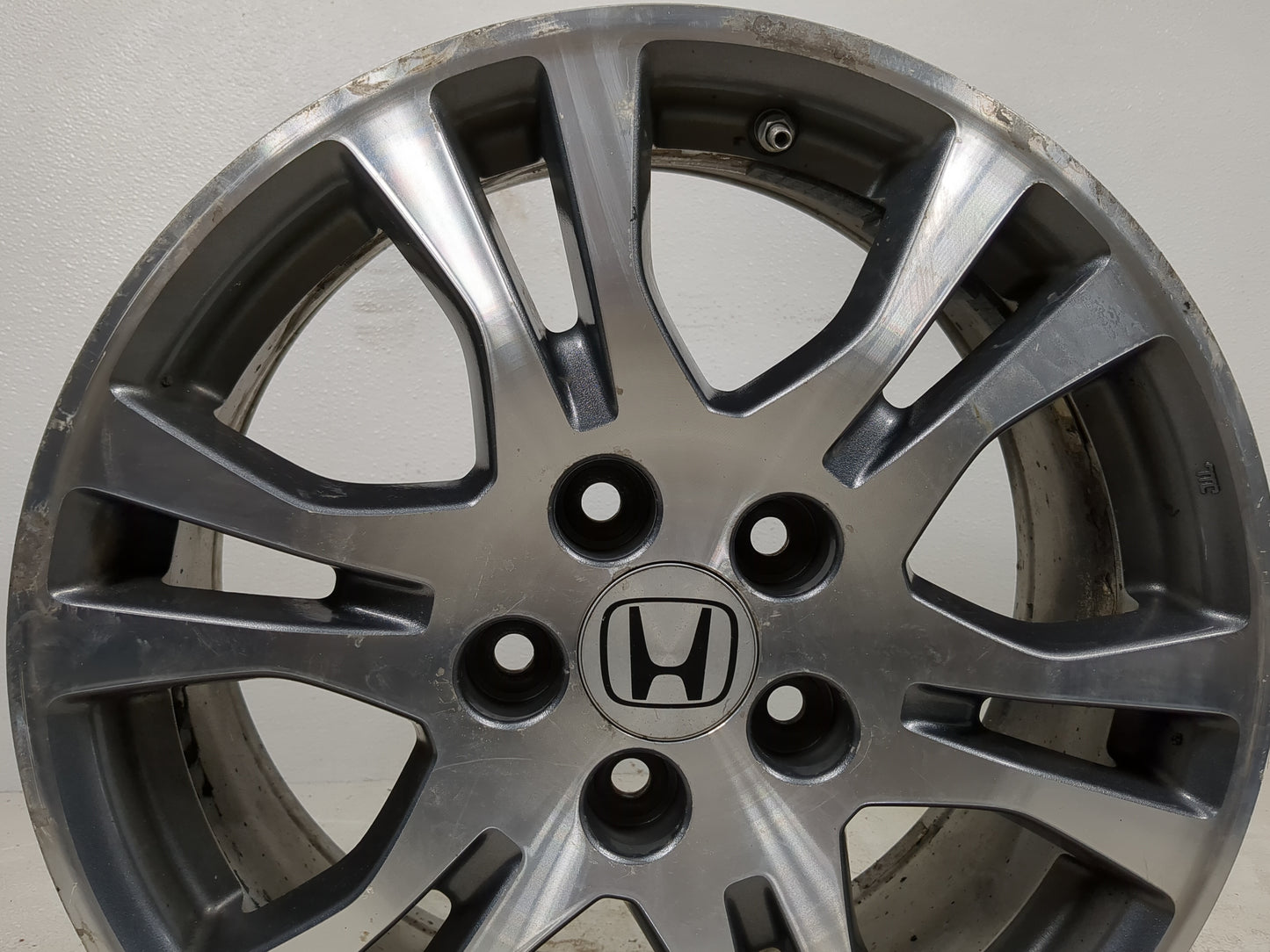 2011-2017 Honda Odyssey Oem Wheel Rim - Oemusedautoparts1.com