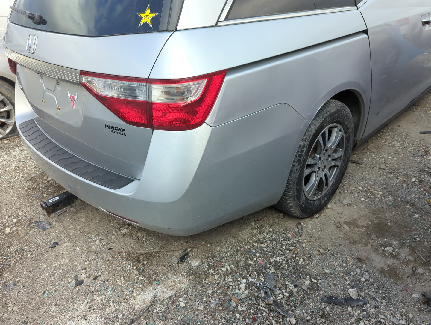 2011-2017 Honda Odyssey Rear Bumper Assembly Oem 5001573 - Oemusedautoparts1.com