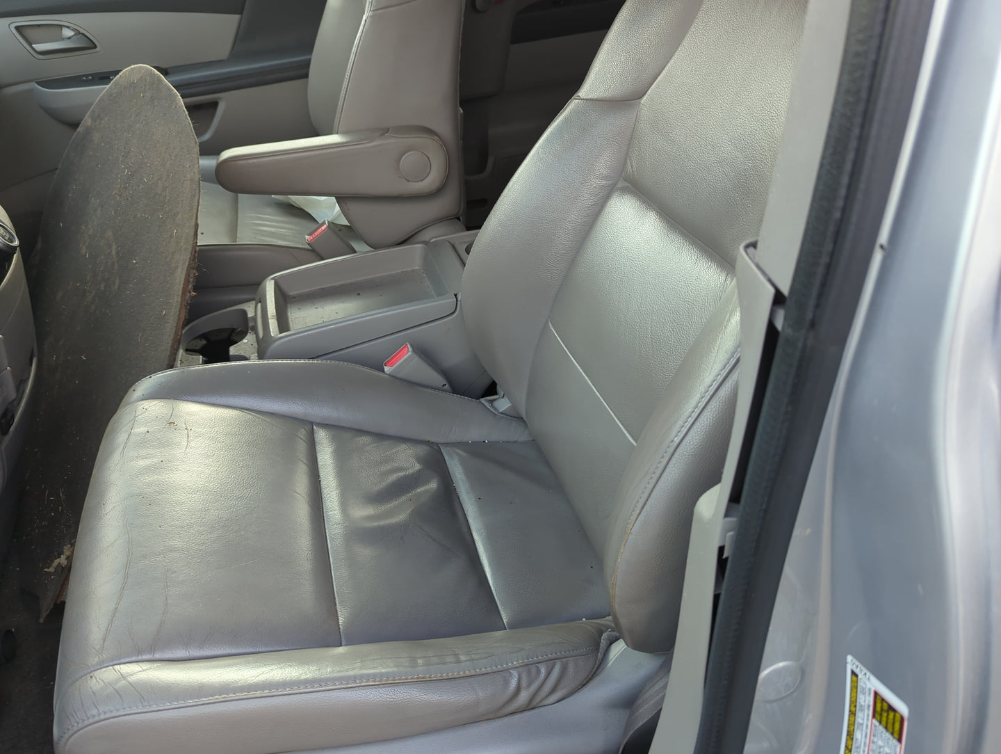 2011-2013 Honda Odyssey Driver Front Seat Oem - Oemusedautoparts1.com