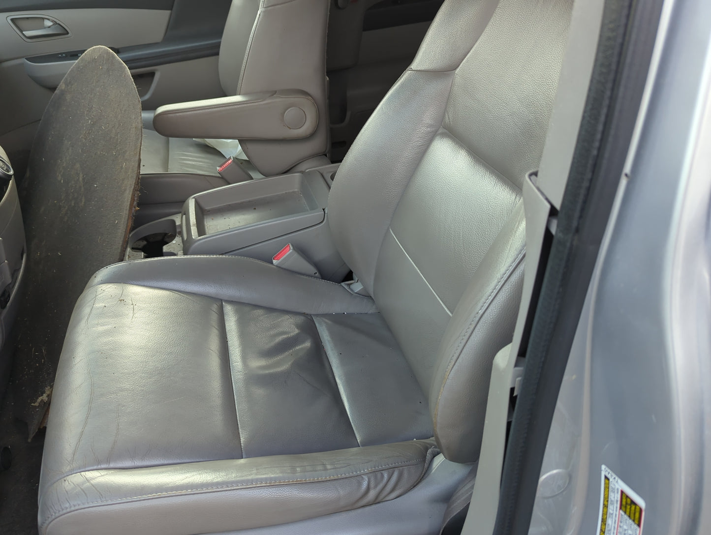 2011-2013 Honda Odyssey Driver Front Seat Oem - Oemusedautoparts1.com