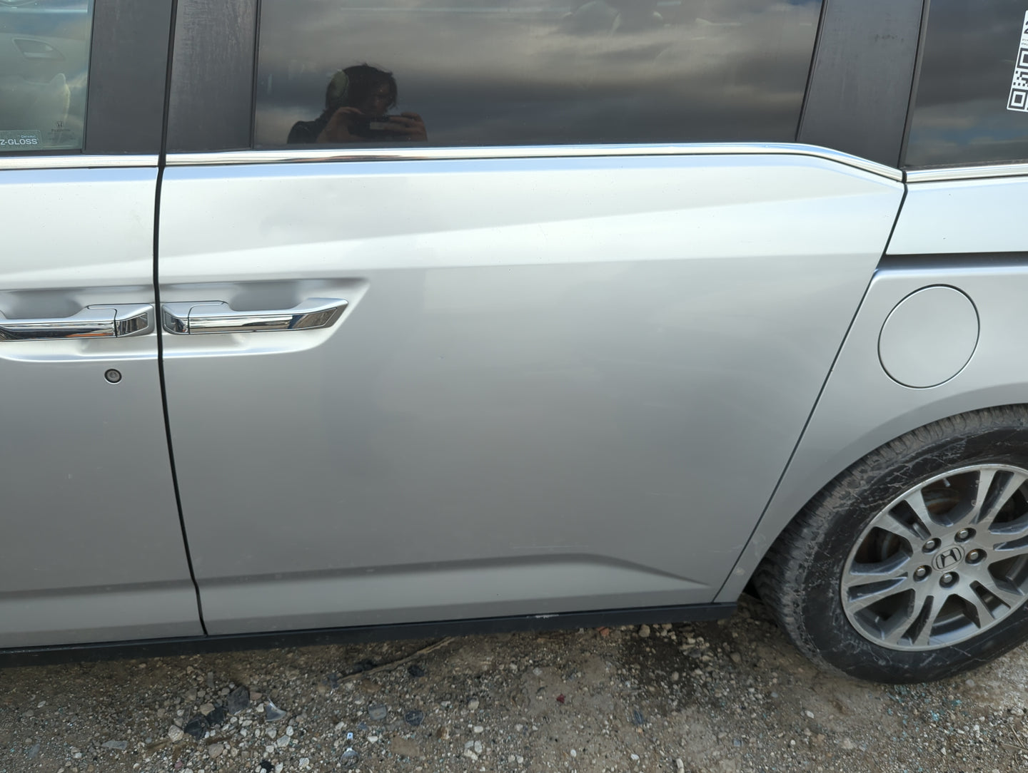 2011-2017 Honda Odyssey Driver Rear Door Oem 5001693 - Oemusedautoparts1.com