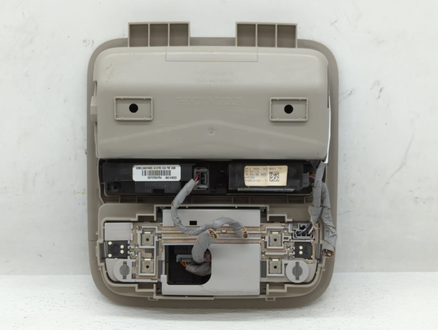 2013 Honda Odyssey Overhead Roof Console - Oemusedautoparts1.com