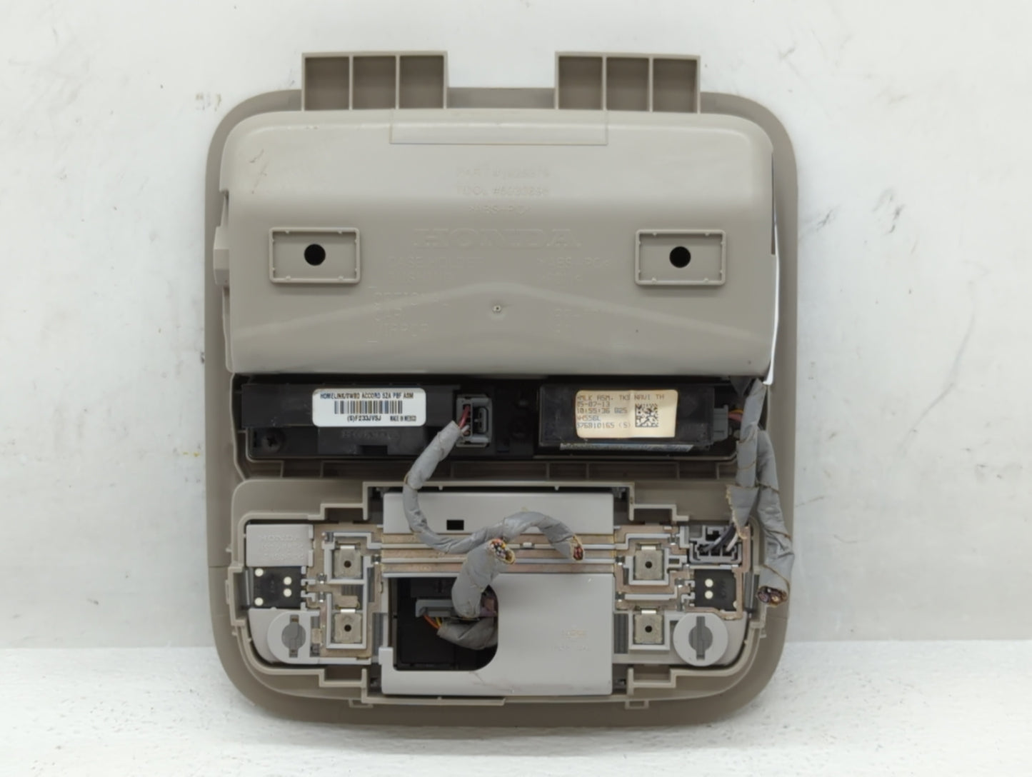 2013 Honda Odyssey Overhead Roof Console - Oemusedautoparts1.com
