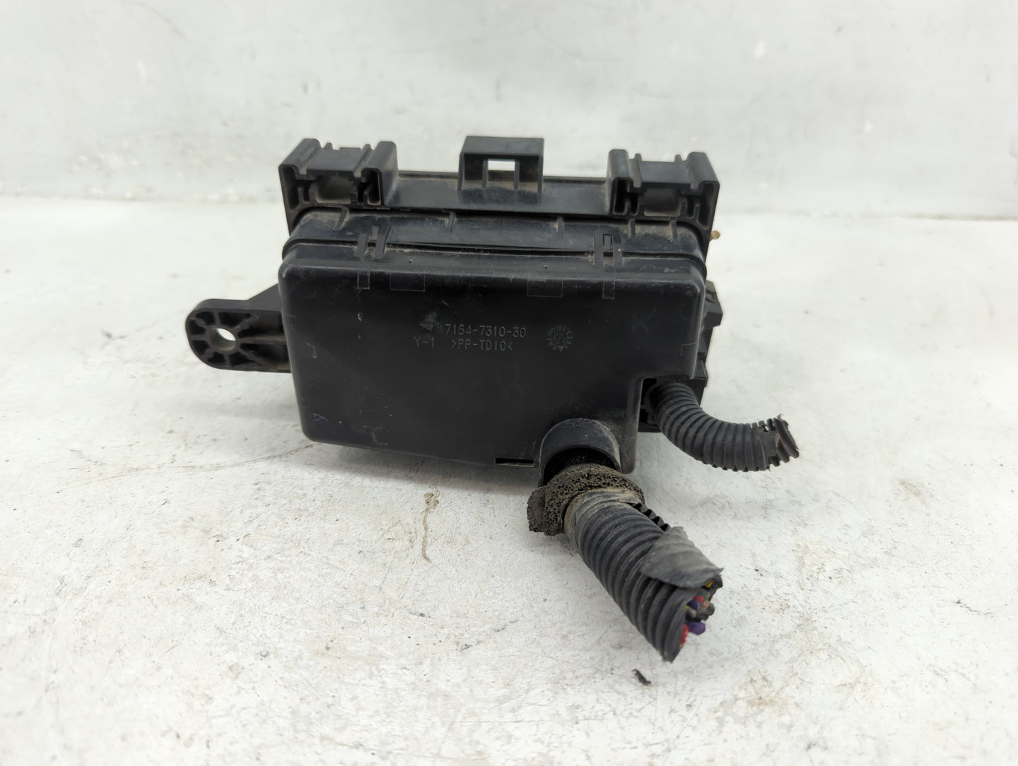 2012-2015 Honda Pilot Fusebox Fuse Box Panel Relay Module P/N:7154-7310-30 Fits Fits 2012 2013 2014 2015 OEM Used Auto Parts
