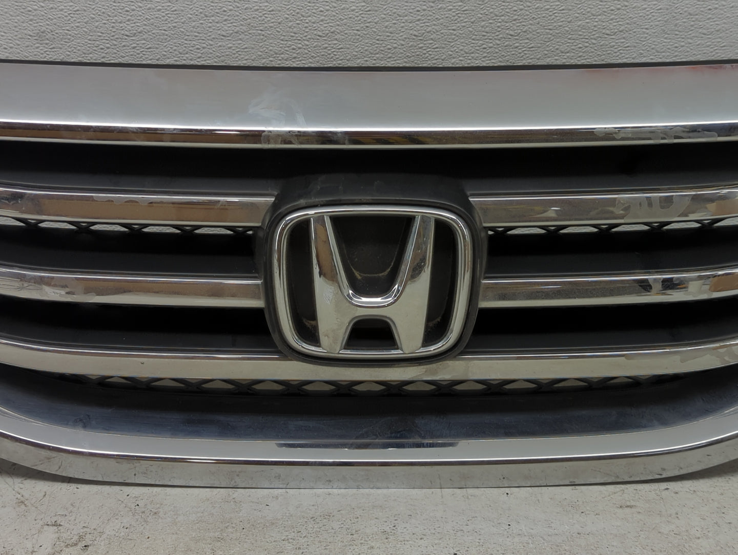 2012-2015 Honda Pilot Front Grille Bumper Not Included - Oemusedautoparts1.com