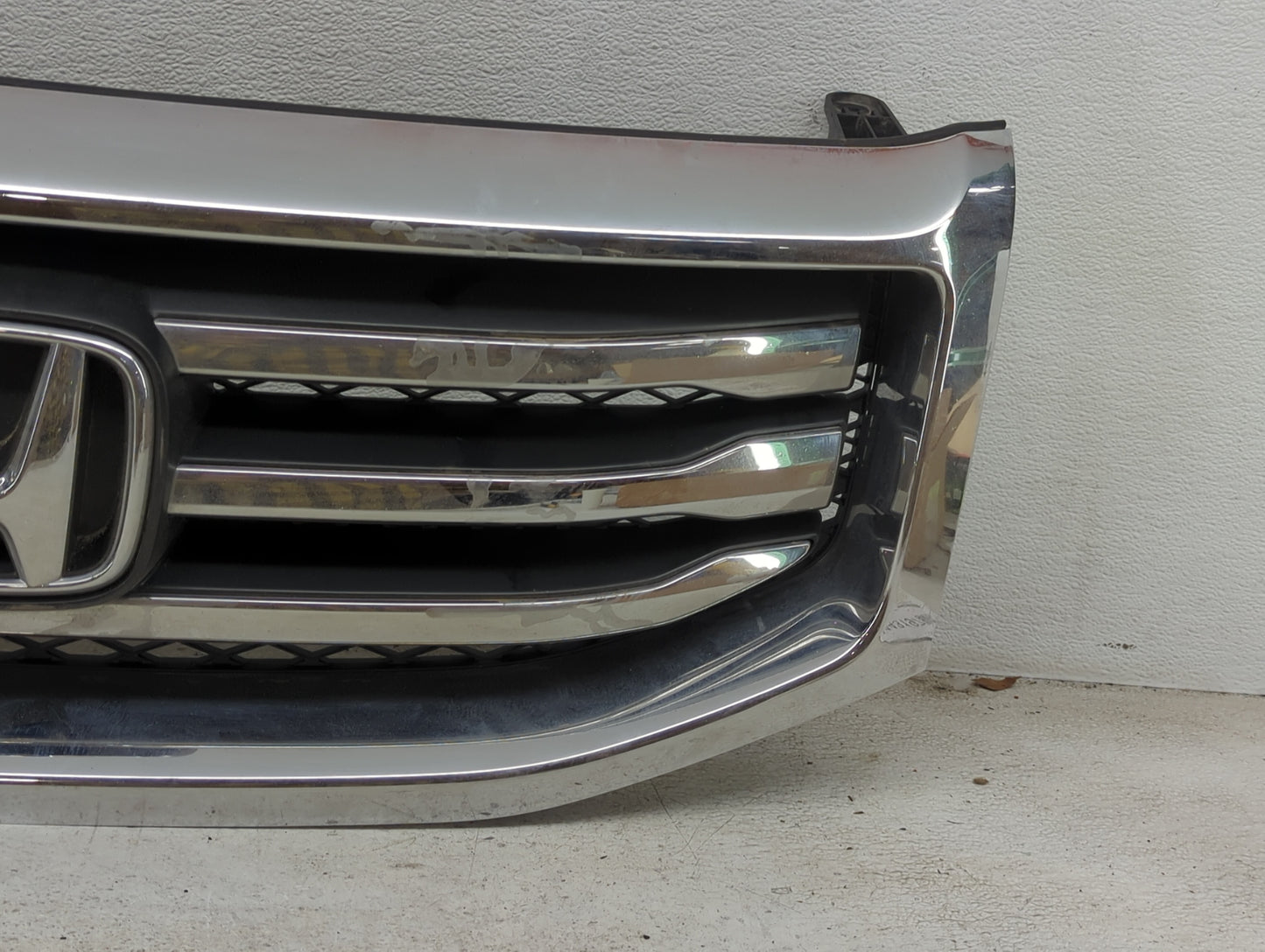 2012-2015 Honda Pilot Front Grille Bumper Not Included - Oemusedautoparts1.com