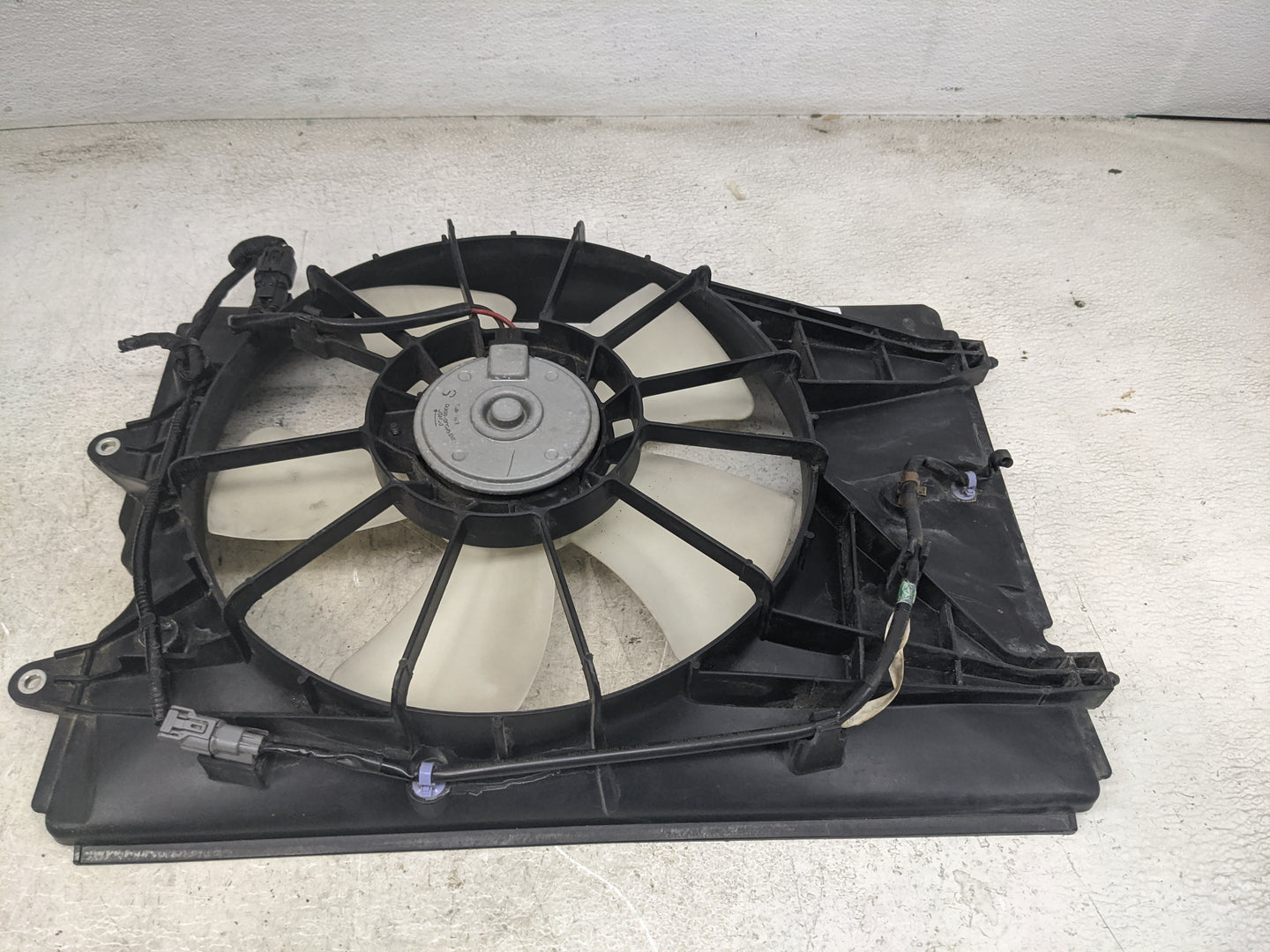 2009-2015 Honda Pilot Electric Radiator Cooling Fan Motor Assembly 1460890 - Oemusedautoparts1.com