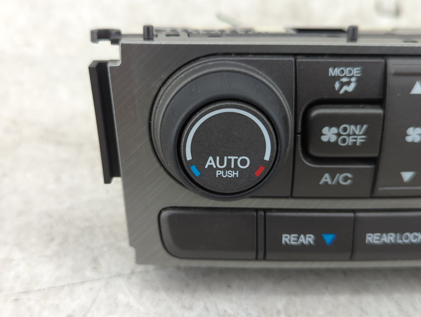 2013-2015 Honda Pilot Climate Control Module Temperature AC/Heater Replacement Fits Fits 2013 2014 2015 OEM Used Auto Parts 