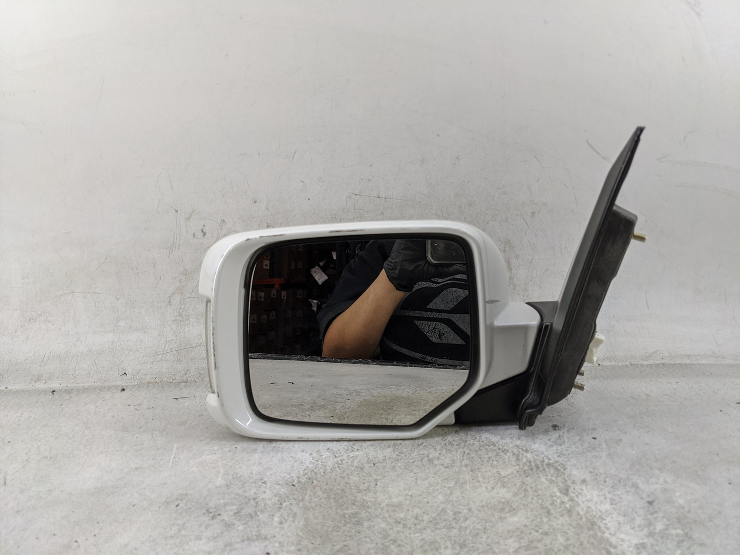 2009-2015 Honda Pilot Driver Side View Mirror - Left Door Mirror OEM Used - Oemusedautoparts1.com