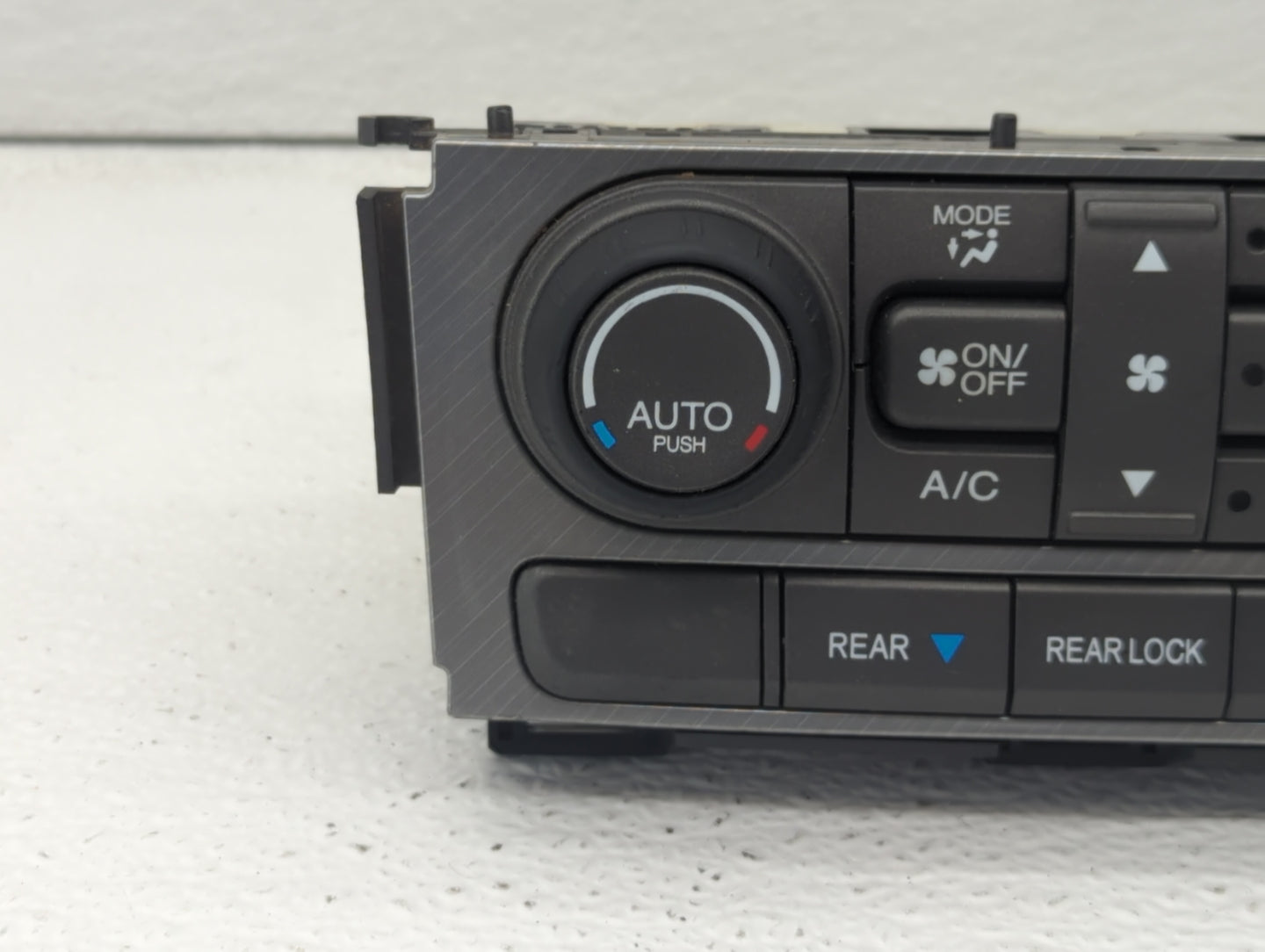 2013-2015 Honda Pilot Climate Control Module Temperature AC/Heater Replacement P/N:79600SZAA910M1 Fits Fits 2013 2014 2015 O