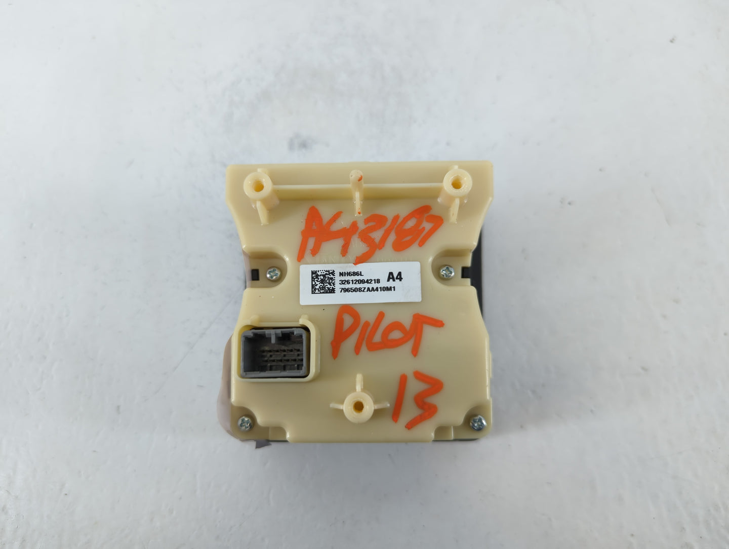 2009-2015 Honda Pilot Climate Control Module Temperature AC/Heater Replacement P/N:32612094218 NH686L Fits OEM Used Auto Par