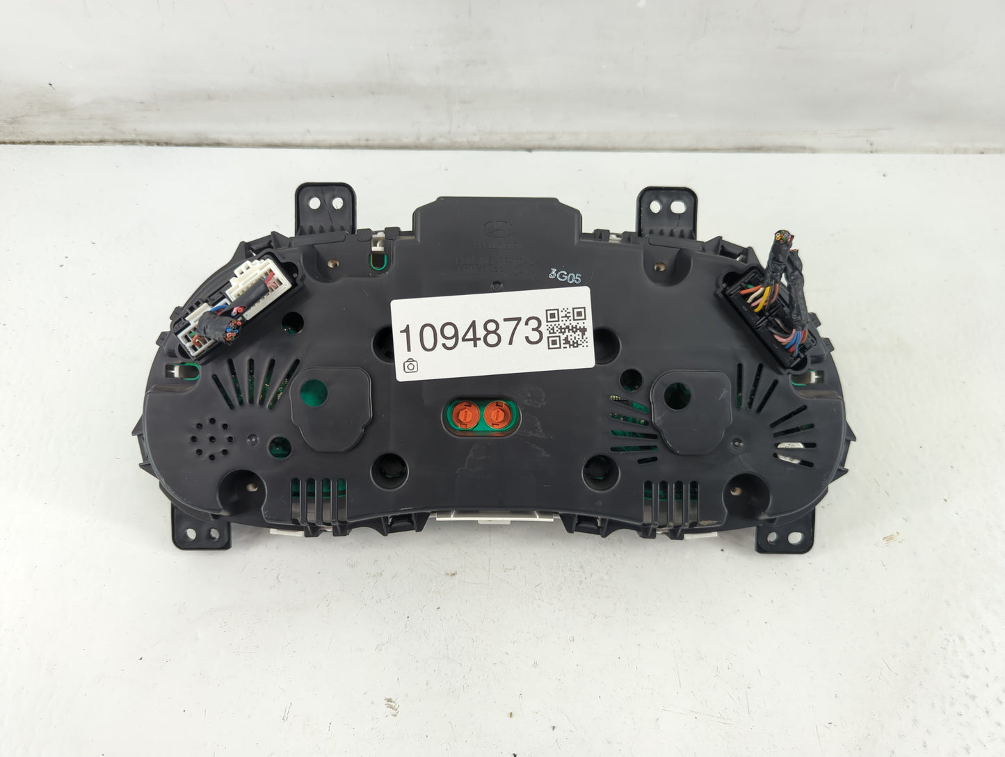 2012-2014 Hyundai Accent Instrument Cluster Speedometer Gauges P/N:94001-1R010 Fits Fits 2012 2013 2014 OEM Used Auto Parts 