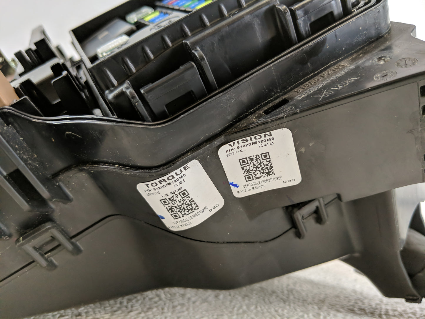 2012-2013 Hyundai Accent Fusebox Fuse Box Panel Relay Module P/N:91220R5120MB Fits Fits 2012 2013 OEM Used Auto Parts - Oemu