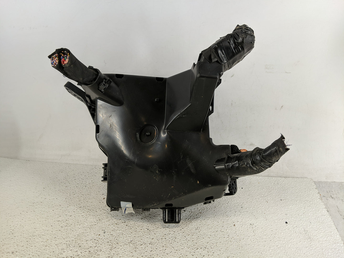 2012-2013 Hyundai Accent Fusebox Fuse Box Panel Relay Module P/N:91220R5120MB Fits Fits 2012 2013 OEM Used Auto Parts - Oemu