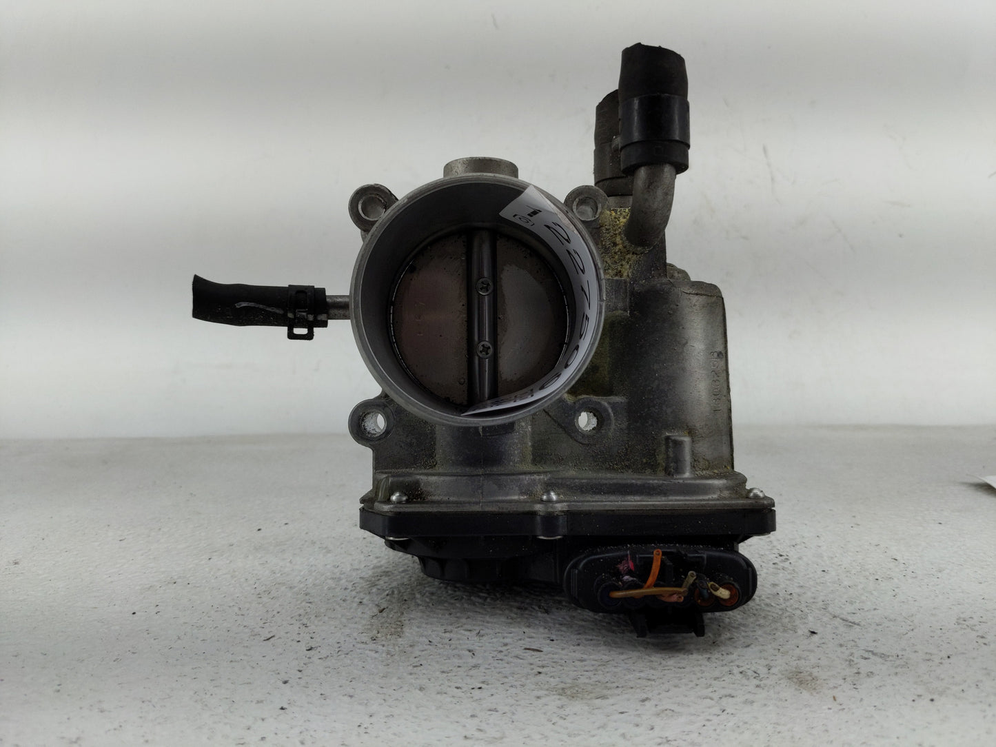 2012-2019 Hyundai Accent Throttle Body P/N:35100-2B300 Fits Fits 2012 2013 2014 2015 2016 2017 2018 2019 OEM Used Auto Parts