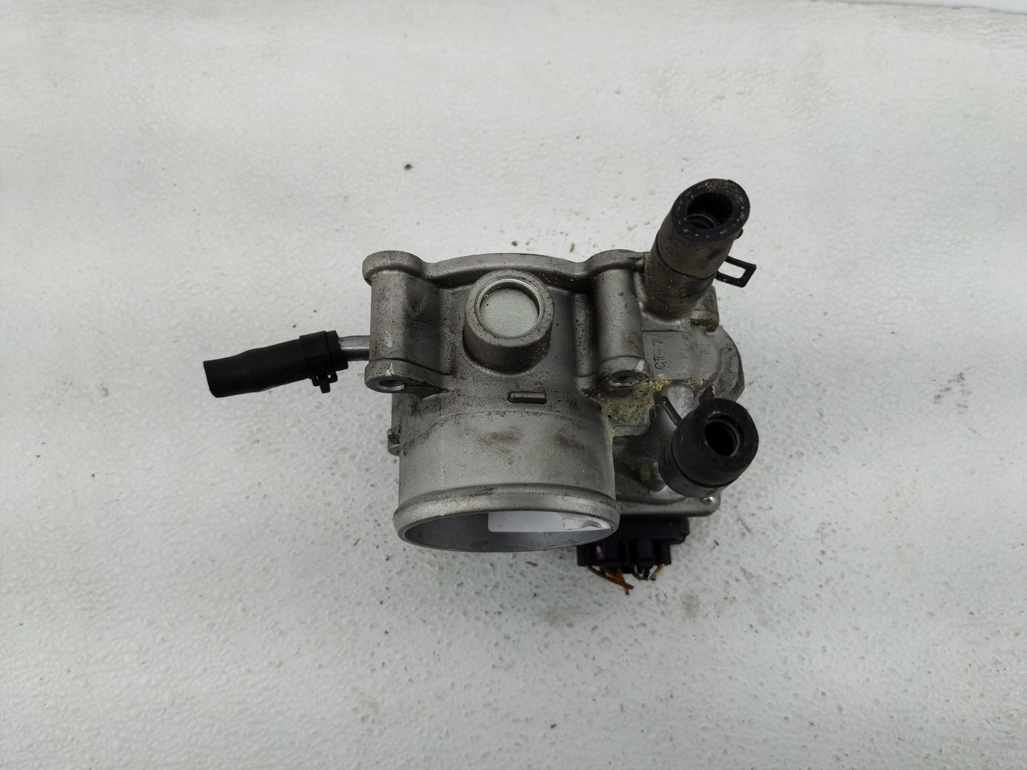 2012-2019 Hyundai Accent Throttle Body P/N:35100-2B300 Fits Fits 2012 2013 2014 2015 2016 2017 2018 2019 OEM Used Auto Parts