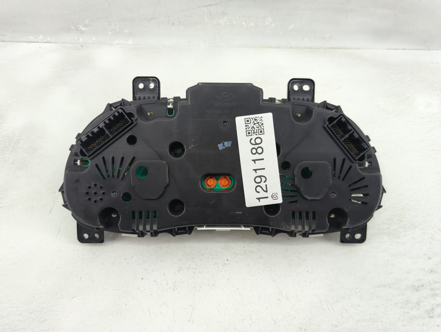 2012-2013 Hyundai Accent Instrument Cluster Speedometer Gauges P/N:94001-1R000 Fits Fits 2012 2013 OEM Used Auto Parts - Oem