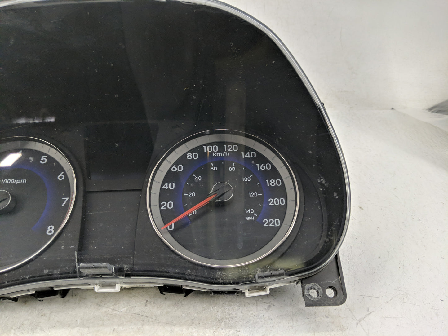 2012-2013 Hyundai Accent Instrument Cluster Speedometer Gauges P/N:94002-1R100 Fits Fits 2012 2013 OEM Used Auto Parts - Oem