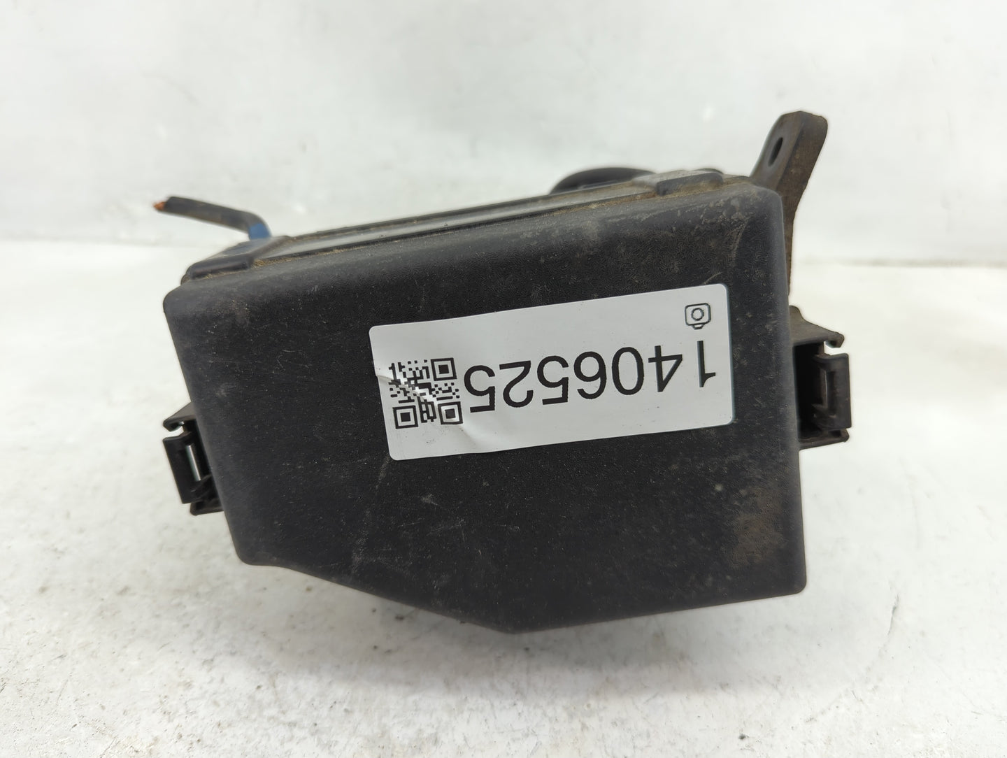 2013-2014 Hyundai Accent Fusebox Fuse Box Panel Relay Module P/N:91950-1R022 Fits Fits 2013 2014 OEM Used Auto Parts - Oemus
