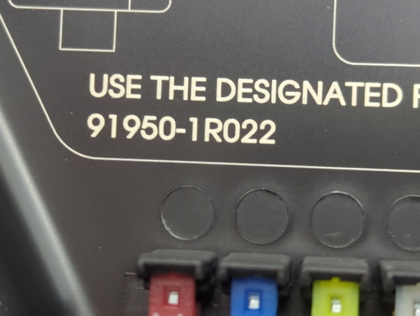 2013-2014 Hyundai Accent Fusebox Fuse Box Panel Relay Module P/N:91950-1R022 Fits Fits 2013 2014 OEM Used Auto Parts - Oemus