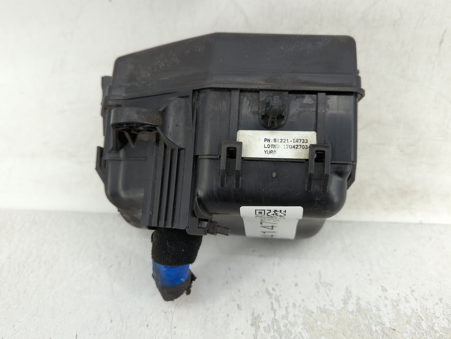 2012-2013 Hyundai Accent Fusebox Fuse Box Panel Relay Module P/N:91221-1R733 Fits Fits 2012 2013 OEM Used Auto Parts - Oemus