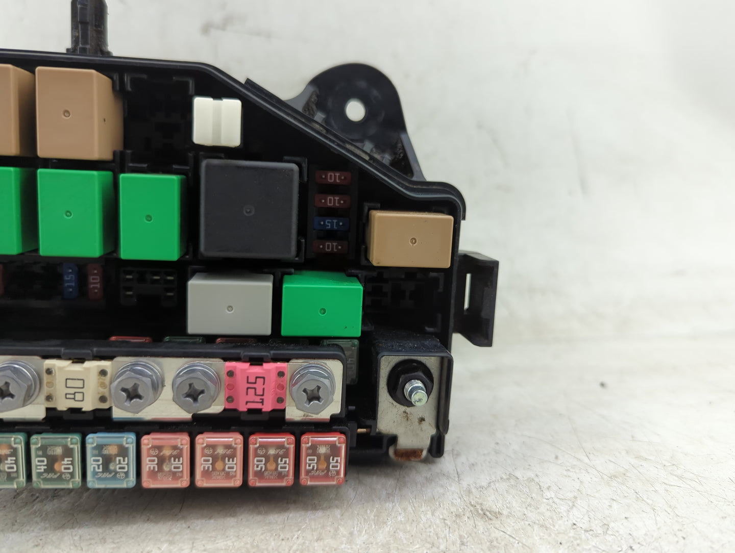 2013-2014 Hyundai Accent Fusebox Fuse Box Panel Relay Module Fits Fits 2013 2014 OEM Used Auto Parts - Oemusedautoparts1.com