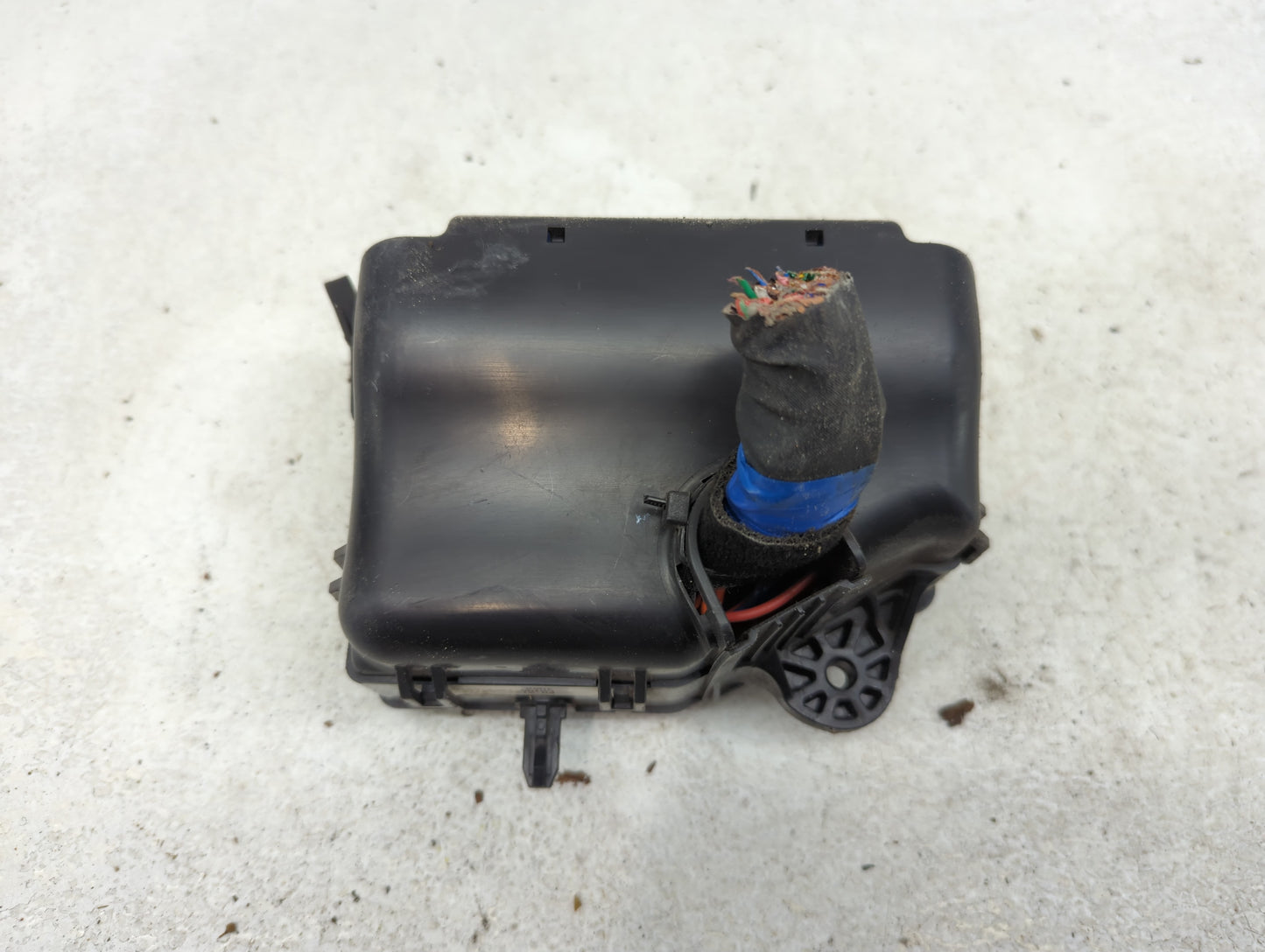 2012-2013 Hyundai Accent Fusebox Fuse Box Panel Relay Module P/N:91221-1R713 912211R714 Fits Fits 2012 2013 OEM Used Auto Pa