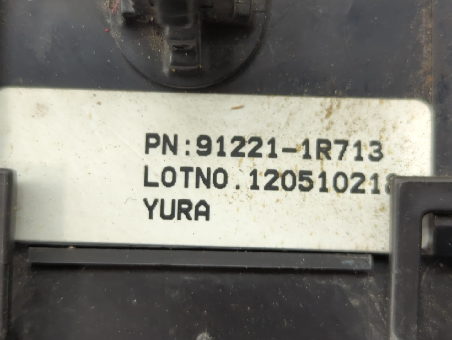 2012-2013 Hyundai Accent Fusebox Fuse Box Panel Relay Module P/N:91221-1R713 912211R714 Fits Fits 2012 2013 OEM Used Auto Pa