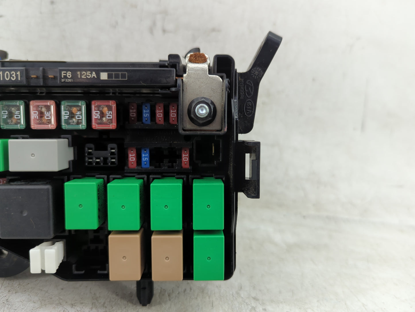 2013-2014 Hyundai Accent Fusebox Fuse Box Panel Relay Module Fits Fits 2013 2014 OEM Used Auto Parts - Oemusedautoparts1.com
