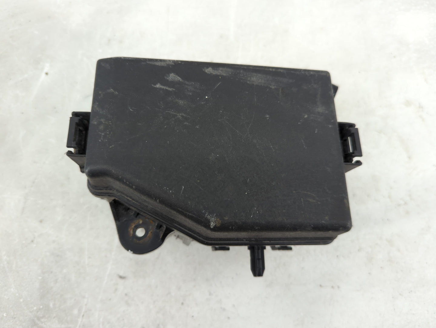 2013-2014 Hyundai Accent Fusebox Fuse Box Panel Relay Module P/N:91220-1R415 Fits Fits 2013 2014 OEM Used Auto Parts - Oemus