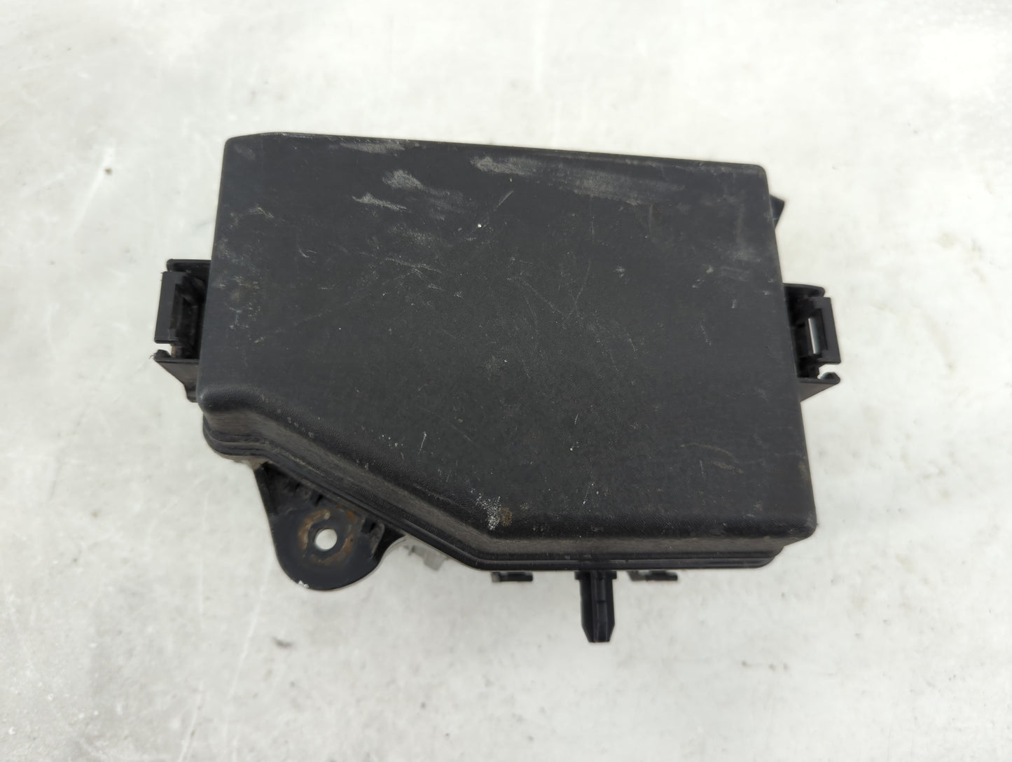 2013-2014 Hyundai Accent Fusebox Fuse Box Panel Relay Module P/N:91220-1R415 Fits Fits 2013 2014 OEM Used Auto Parts - Oemus