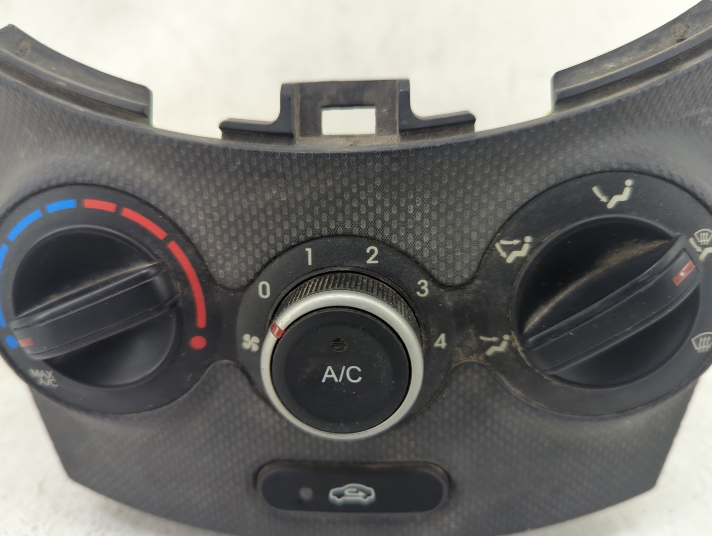2013-2014 Hyundai Accent Climate Control Module Temperature AC/Heater Replacement Fits Fits 2013 2014 OEM Used Auto Parts - 