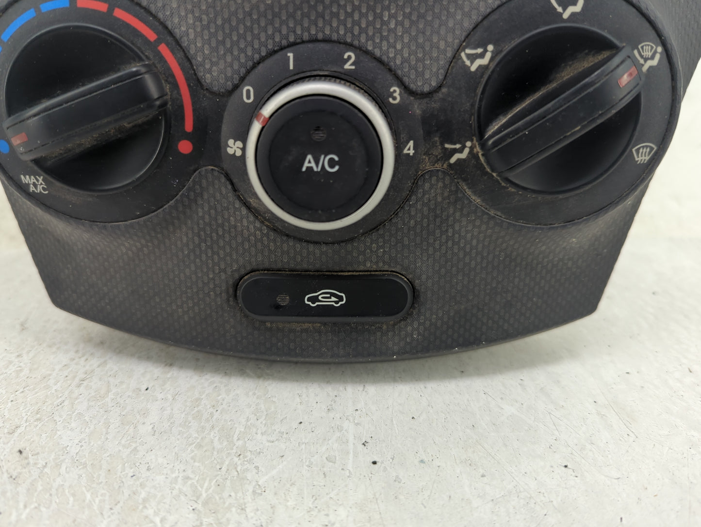 2013-2014 Hyundai Accent Climate Control Module Temperature AC/Heater Replacement Fits Fits 2013 2014 OEM Used Auto Parts - 