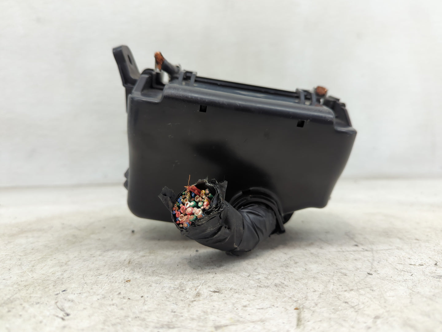 2013-2014 Hyundai Accent Fusebox Fuse Box Panel Relay Module P/N:912201R465 Fits Fits 2013 2014 OEM Used Auto Parts - Oemuse